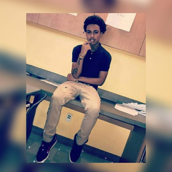 Meet your Posher, Swb - Picture 1 of 1