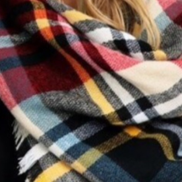 🍃💕NWT Beige Multi Plaid Blanket Scarf - Picture 3 of 5