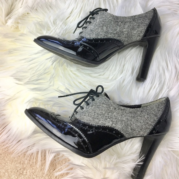 Oxford chic lace up pump. - Picture 2 of 8