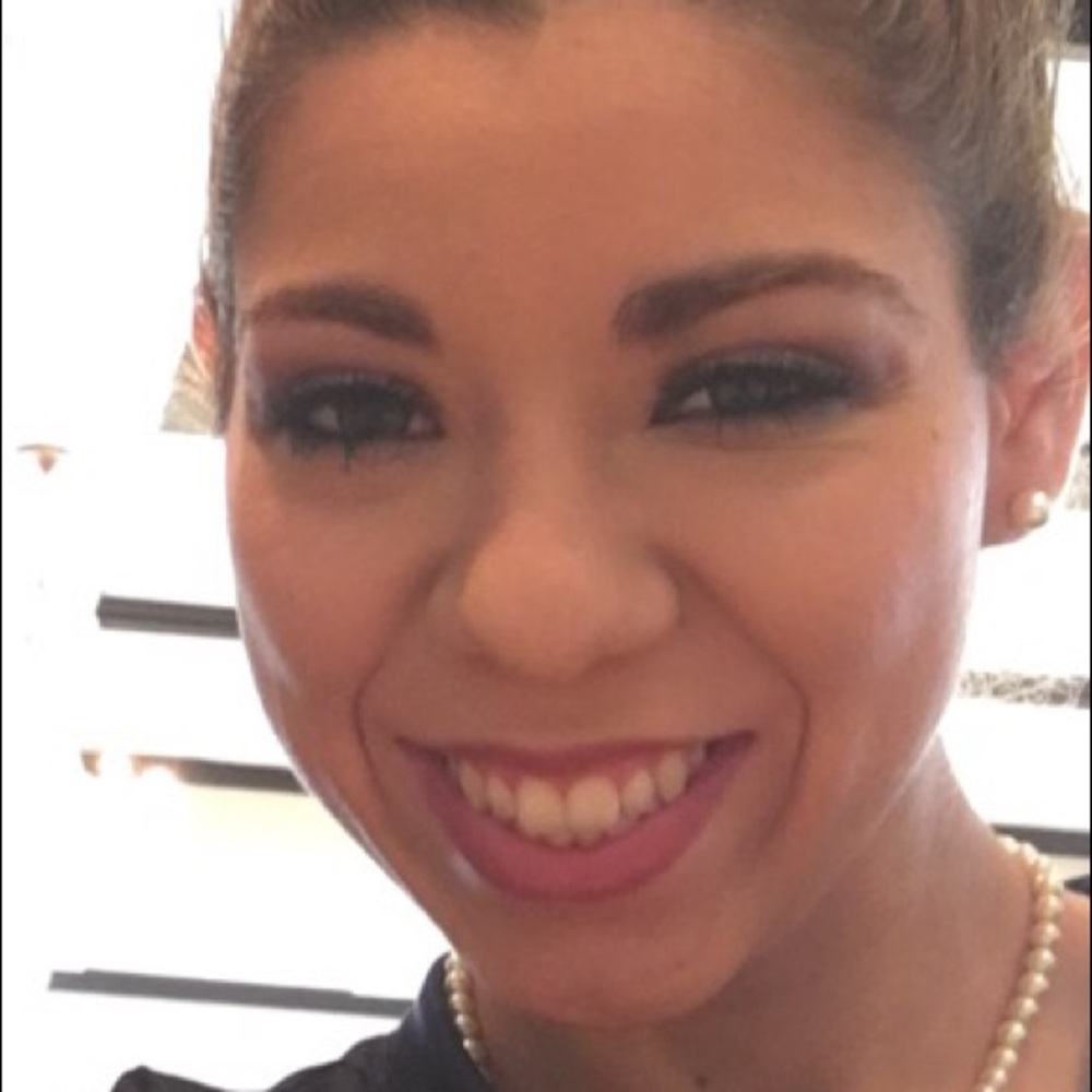 Meet your Posher, Adriana