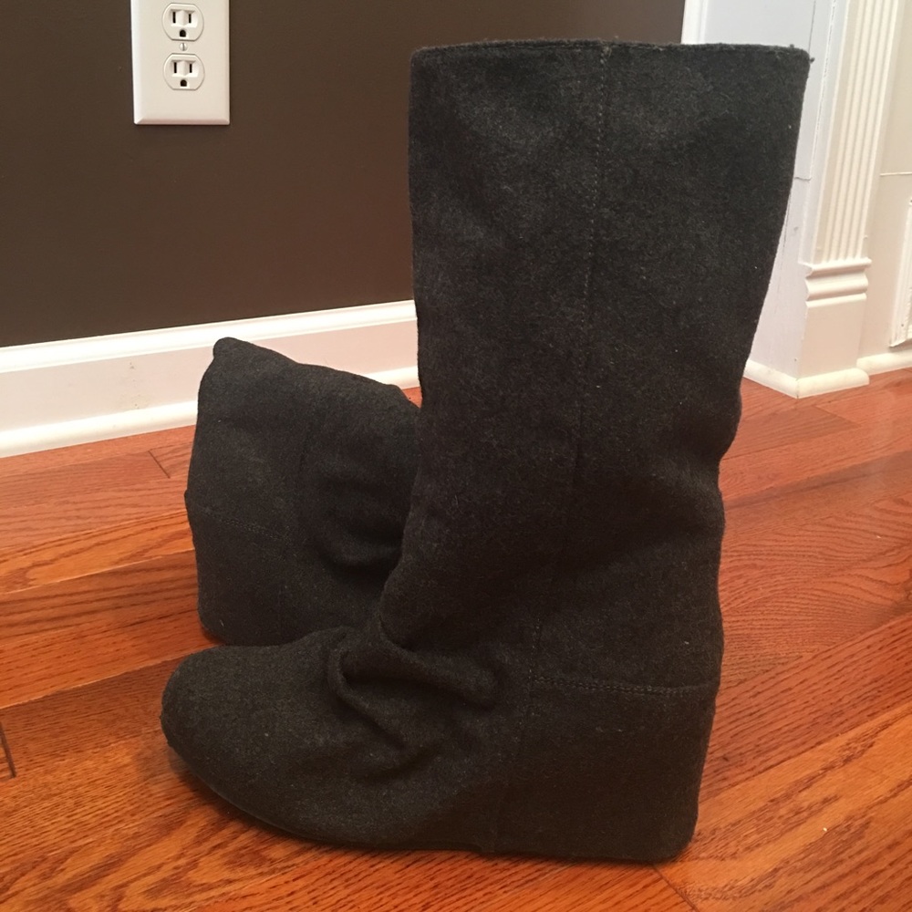 Grey wedged boots