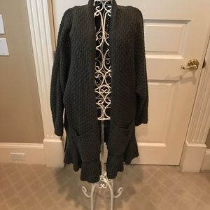 Anthropologie hunter green long sweater w/ruffle