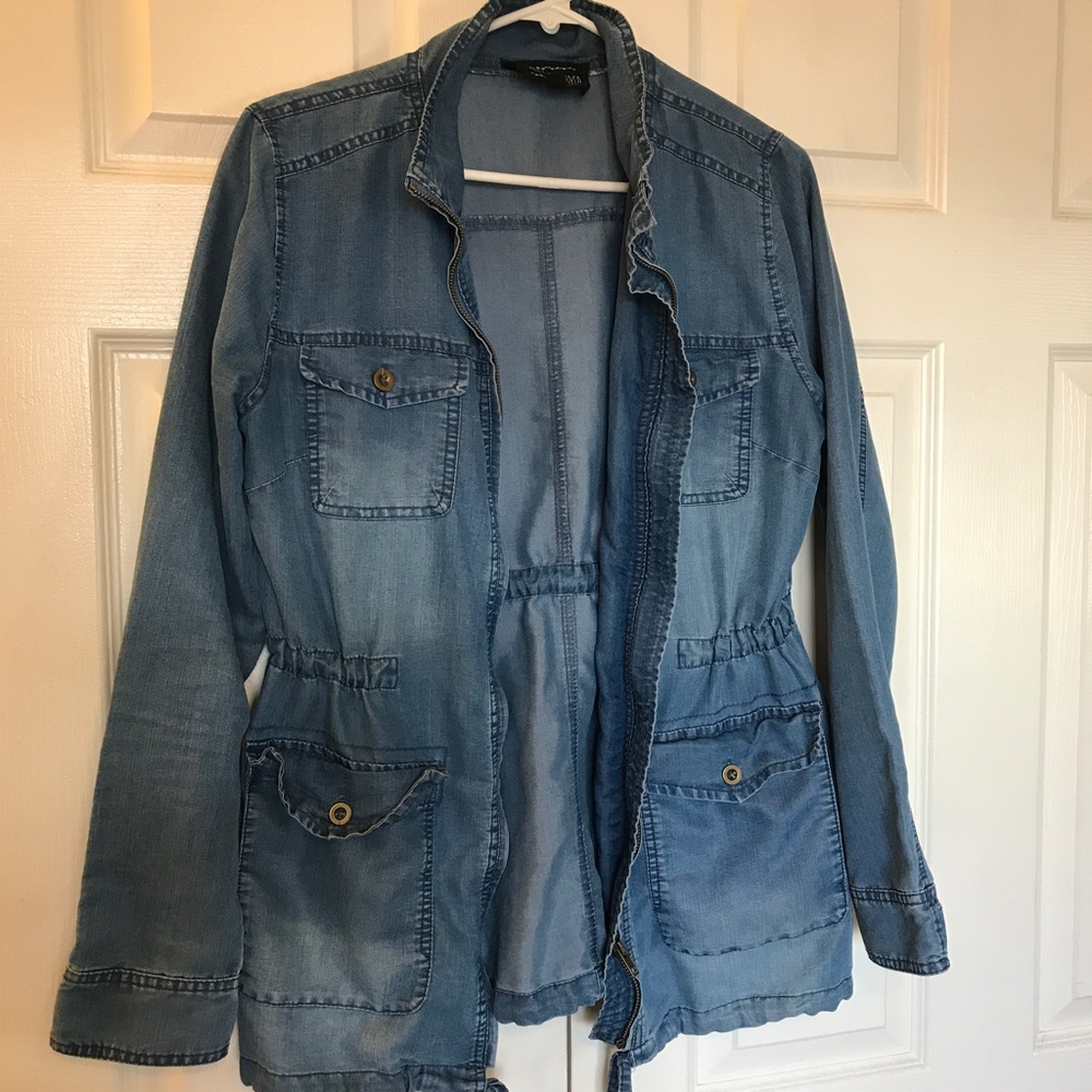 Lightweight denim jacket