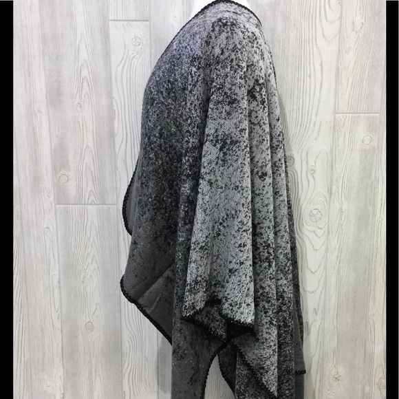 SOLD Shawl Poncho - Picture 2 of 7