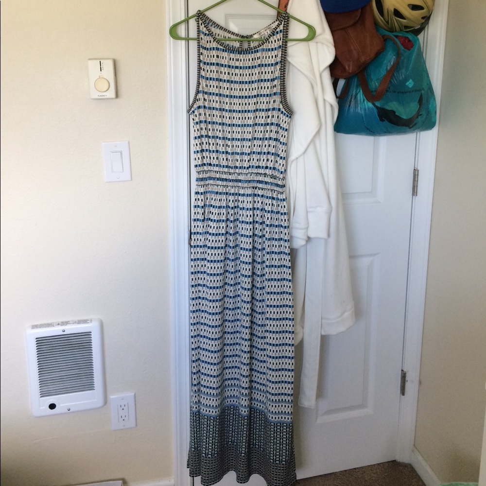 Beautiful maxi dress!