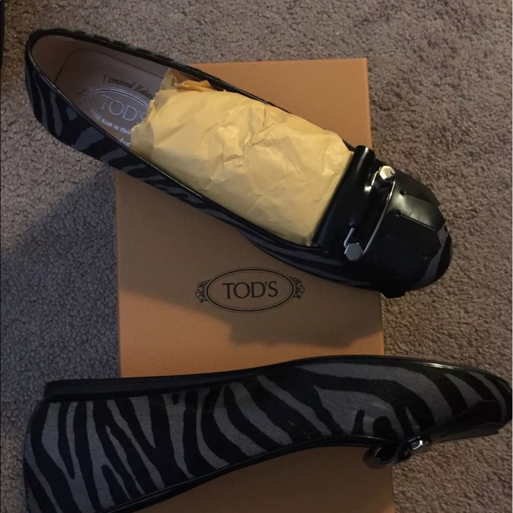 New in Box Tods Sz 39 Gomma Flats!