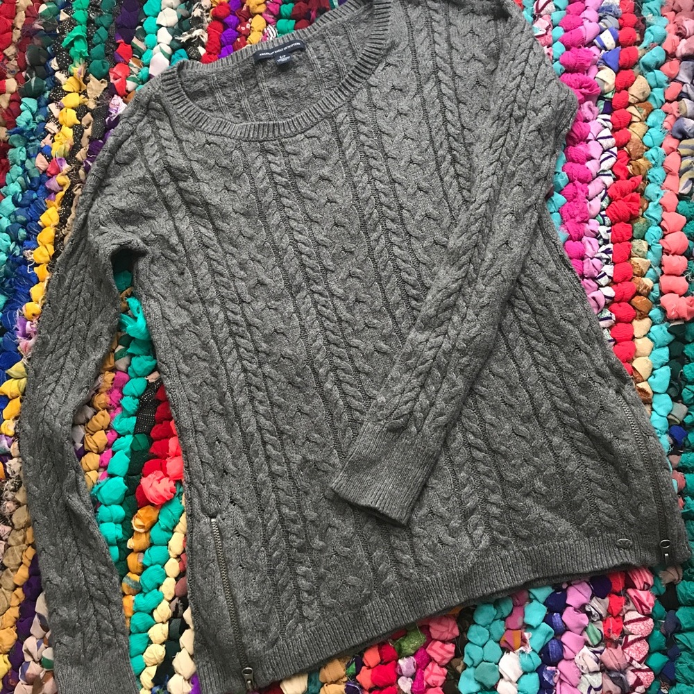 American Eagle sweater