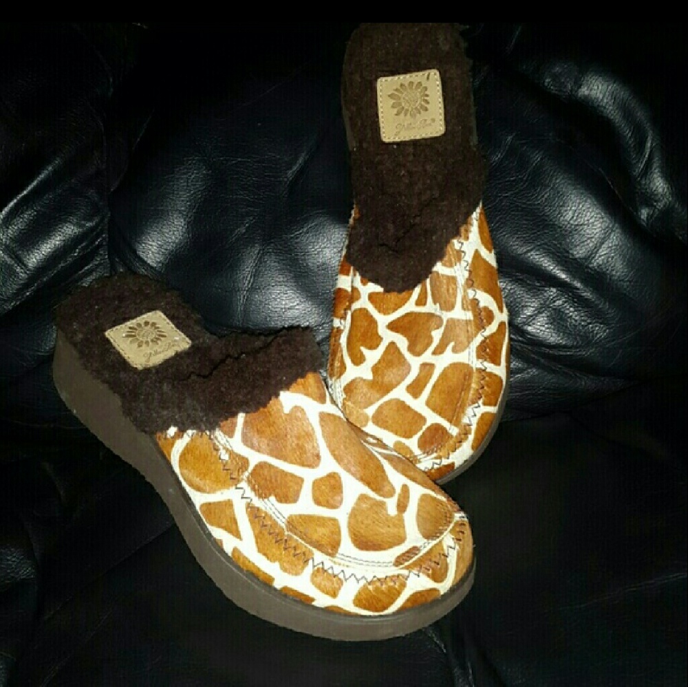 Yellow Box clogs