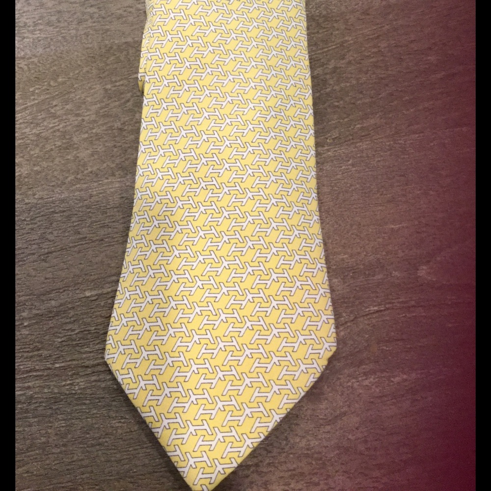 💛 HERMES tie. "H" print details