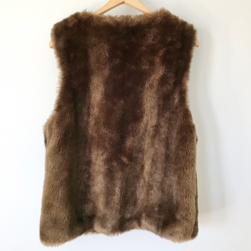 Anthro Luxurious Faux Fur Vest - Picture 3 of 8