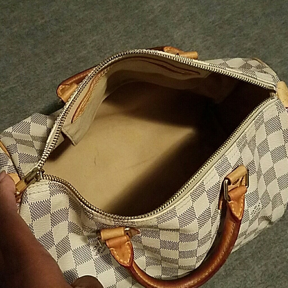 Louis Vuitton Handbag - Picture 6 of 7