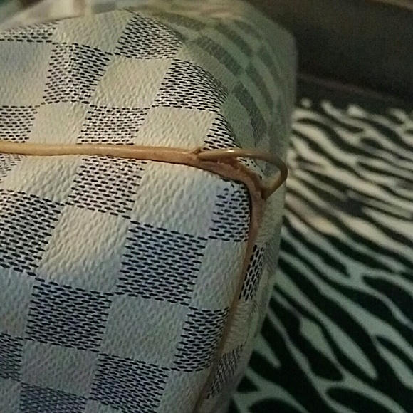 Louis Vuitton Handbag - Picture 3 of 7