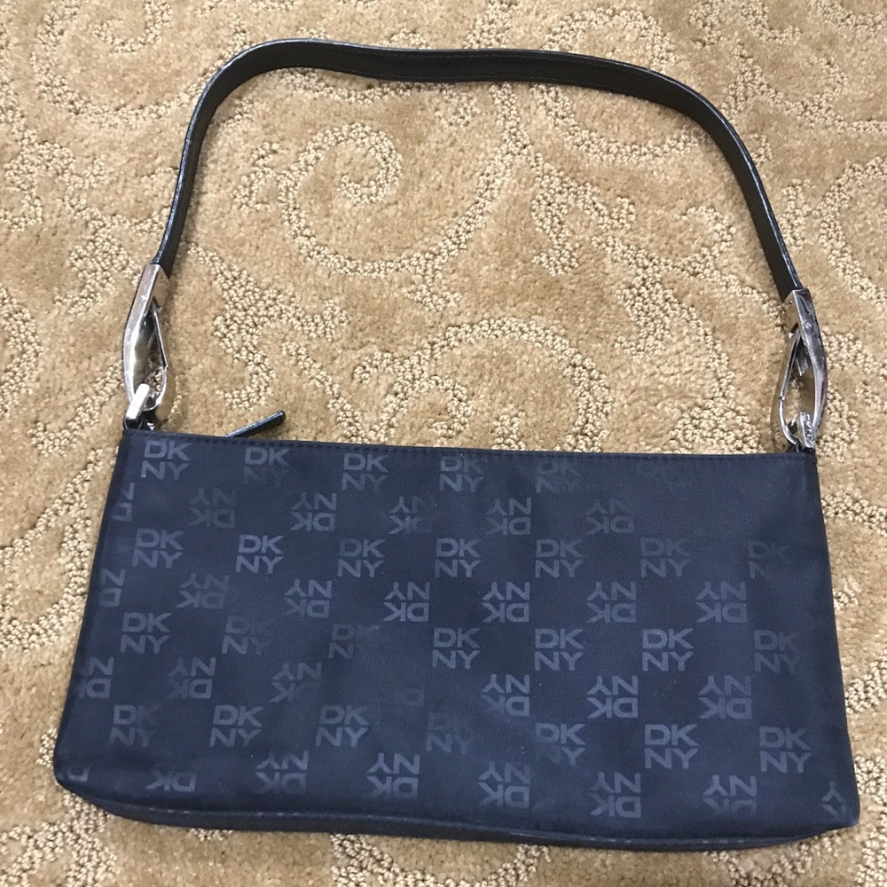👛