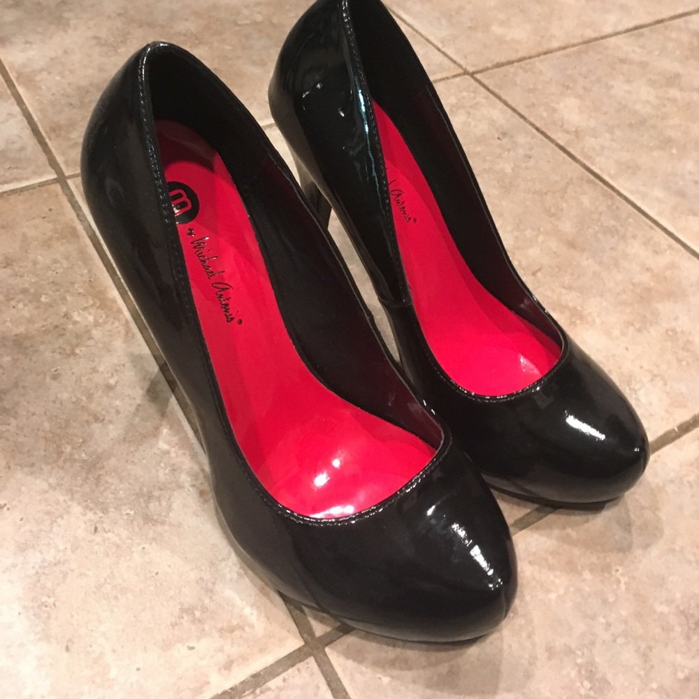 Michael Antonio heels