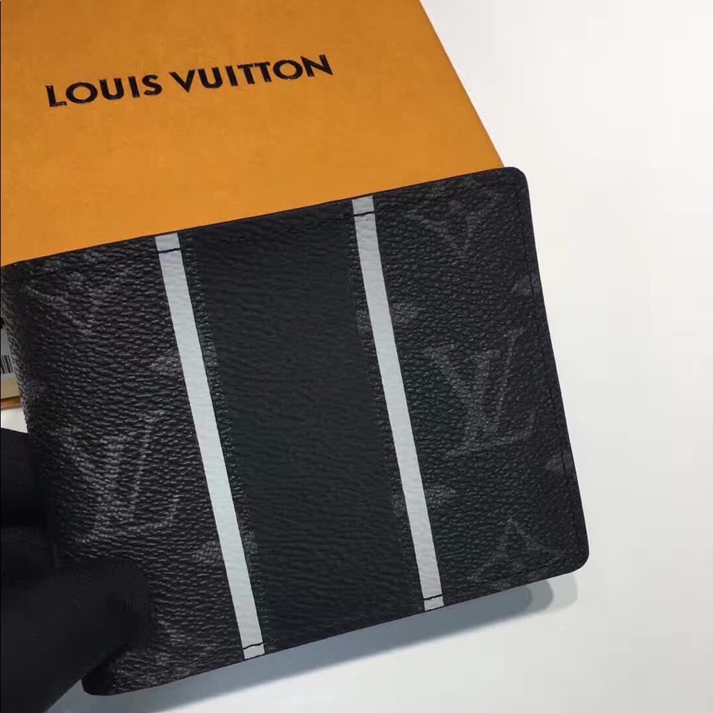 Louis Vuitton x Fragments wallet