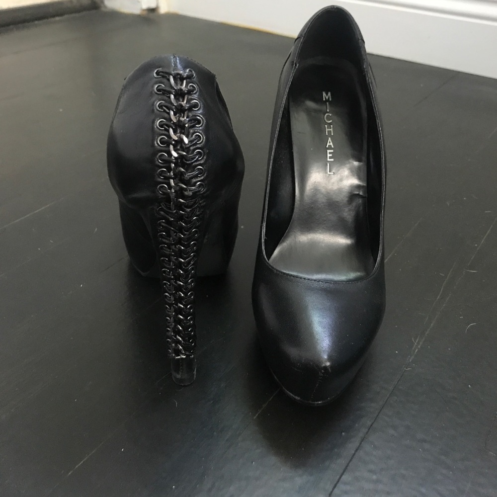 Perfect condition chain link black heels
