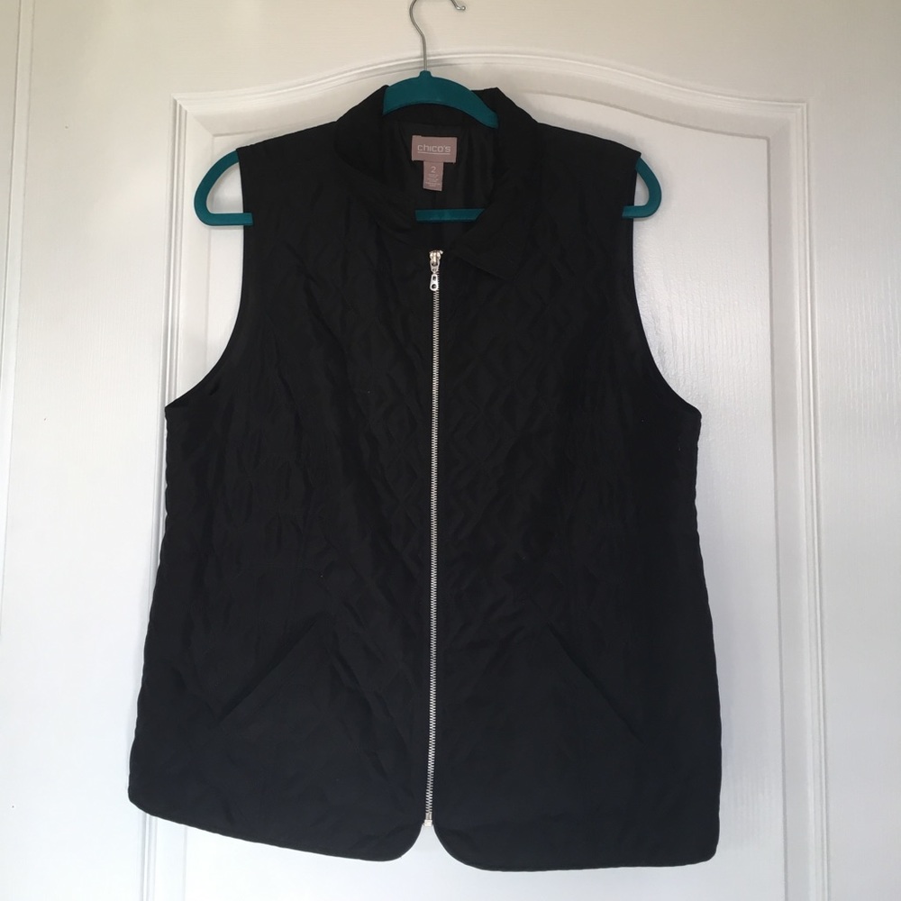 Chico black vest with collar