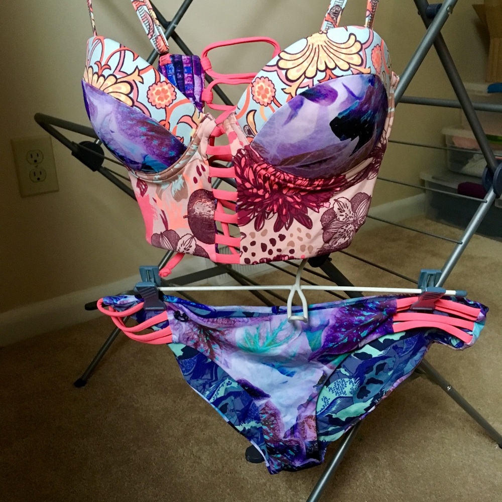 Maaji reversible bikini, NWOT size large