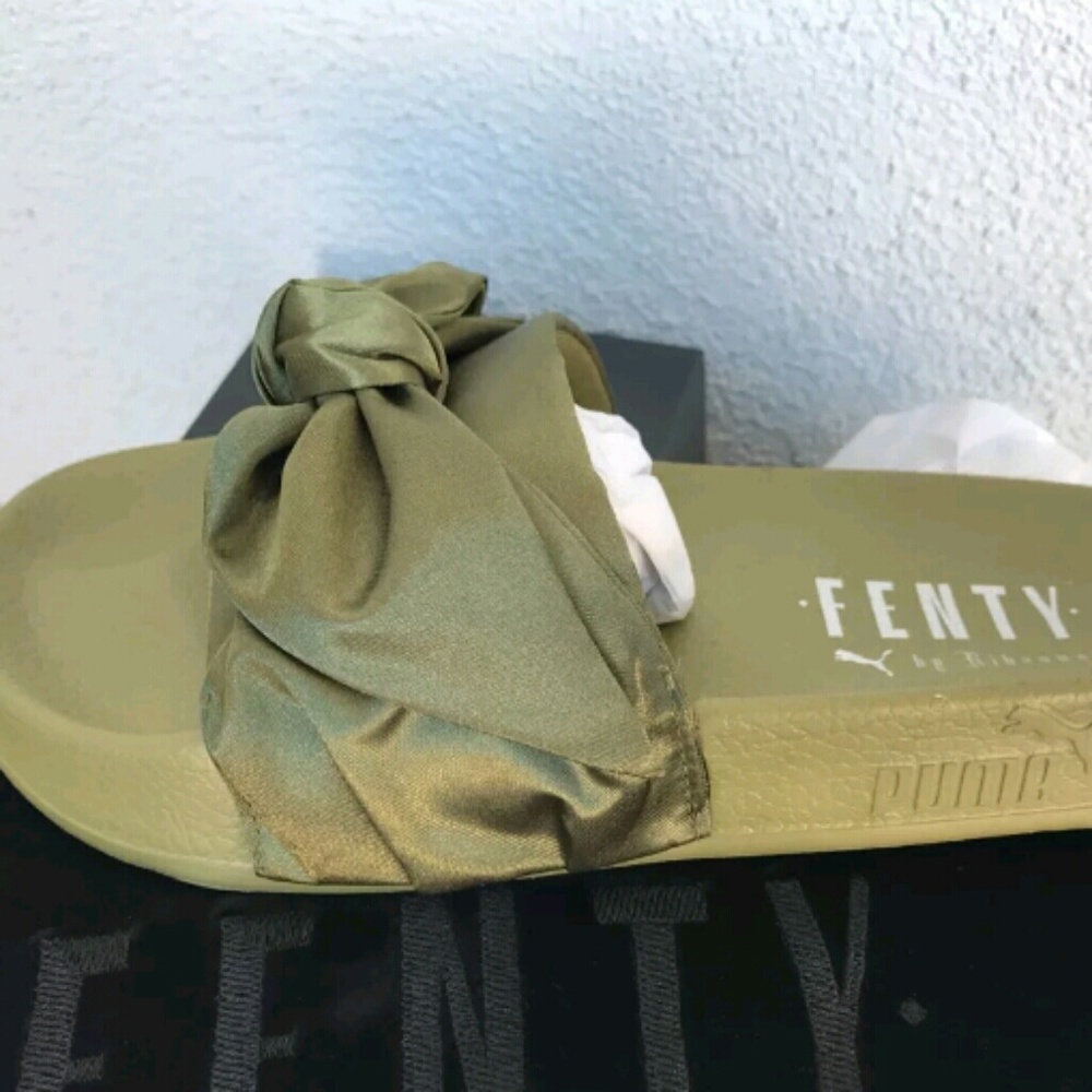 Fenty puma flip flops