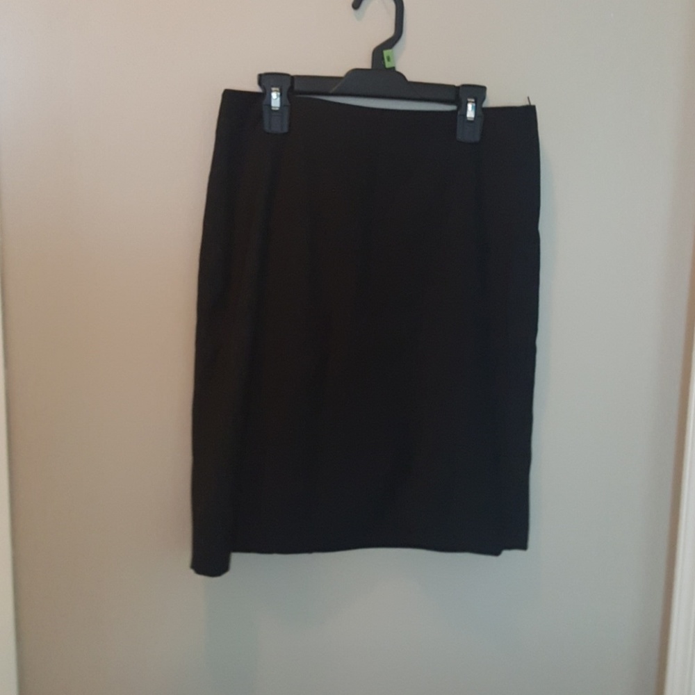 H&M Black lined at the knee skirt.