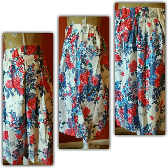 Beautiful Pleated Floral Midi Skirt NWOT - Picture 2 of 4