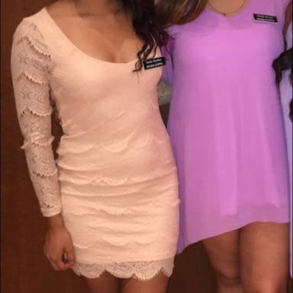✨BLUSH F21 LACE DRESS✨