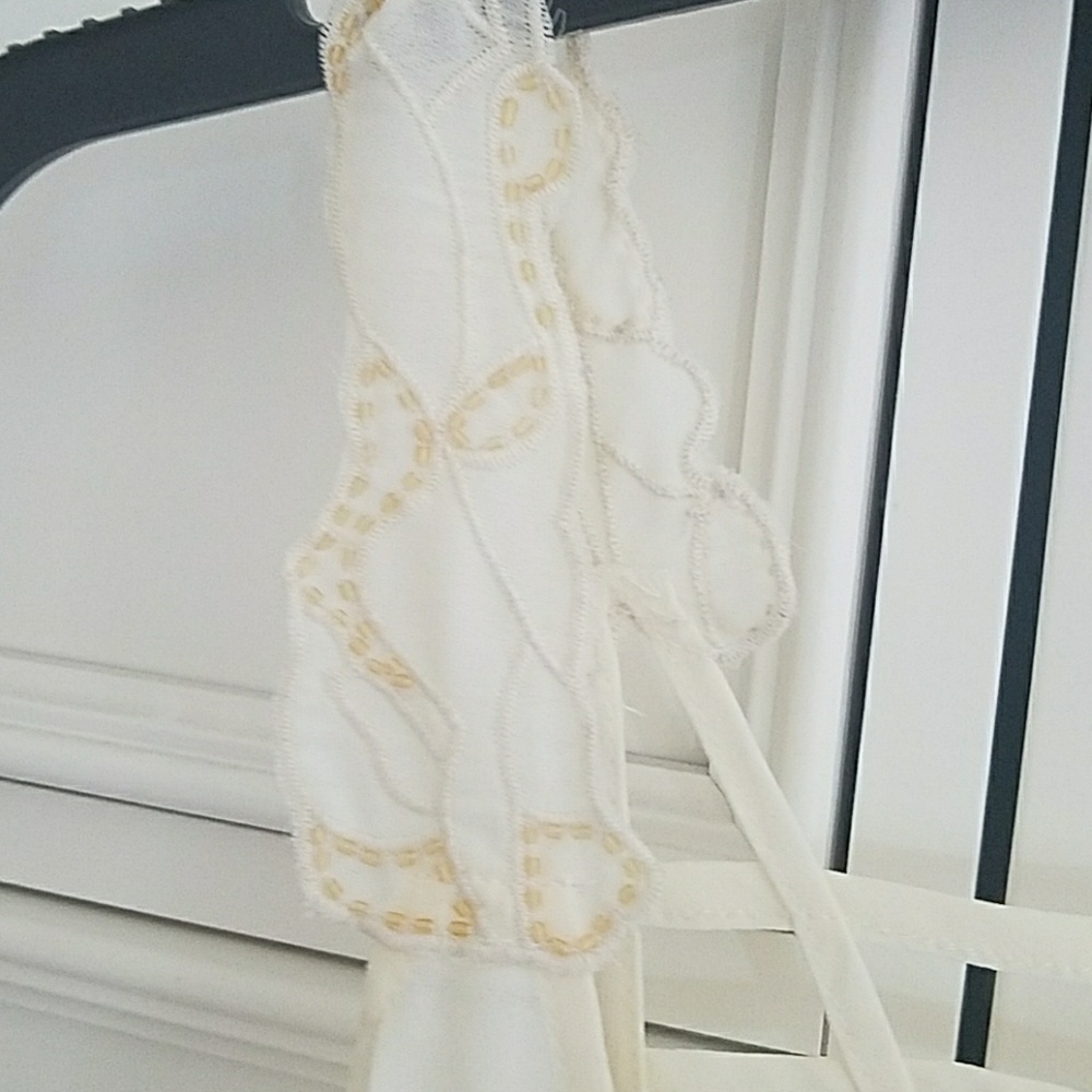 ❤️ LAST ONE ❤ Gorgeous Flowy Cage Back Top - Picture 5 of 8