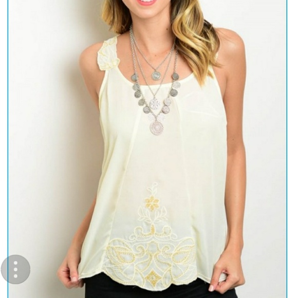 ❤️ LAST ONE ❤ Gorgeous Flowy Cage Back Top - Picture 2 of 8