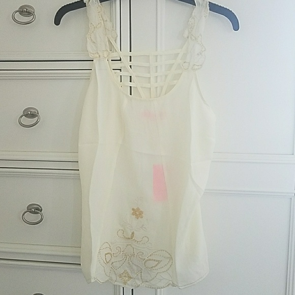 ❤️ LAST ONE ❤ Gorgeous Flowy Cage Back Top - Picture 3 of 8