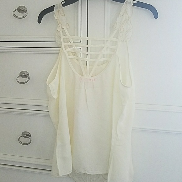 ❤️ LAST ONE ❤ Gorgeous Flowy Cage Back Top - Picture 6 of 8