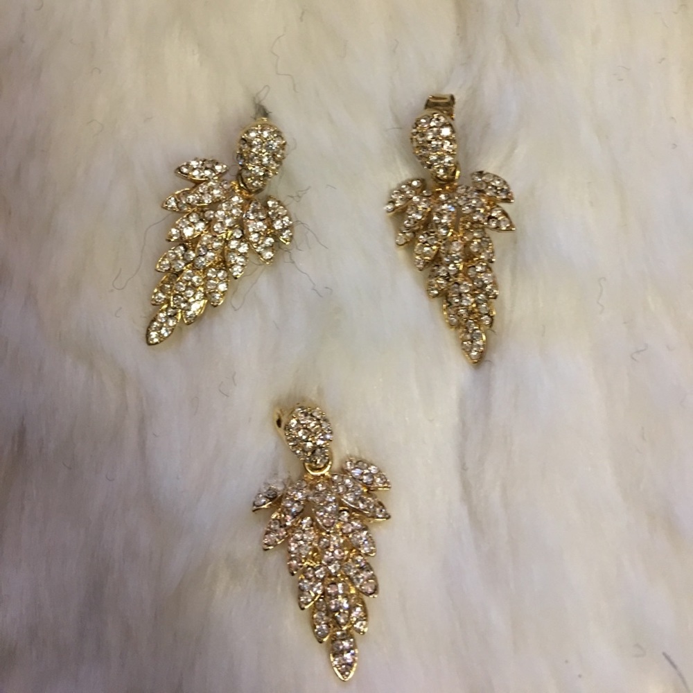 Gold and Stones Earrings and Pendant