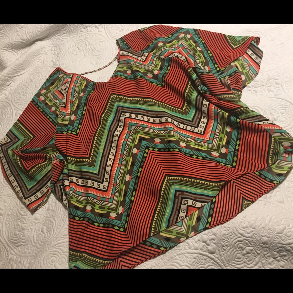 Sz Large Aztec design  blouse