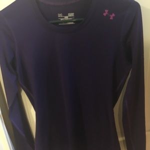 Under Armour fitted long sleeve heat gear, small