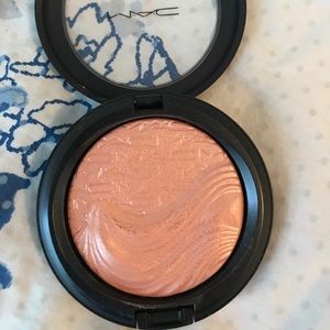 MAC Extra Dimension Skin Finish