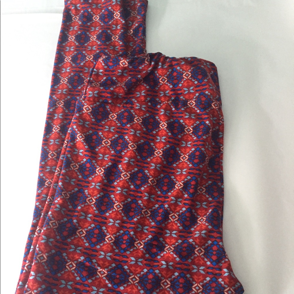 LuLaRoe Leggings- TC Tall and Curvy Red Blue