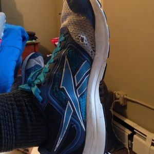 Size 9.5 reebok sneaker