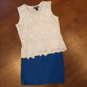 Medium White Flower Lace Sleeveless Top