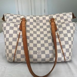 Luis Vuitton Totally