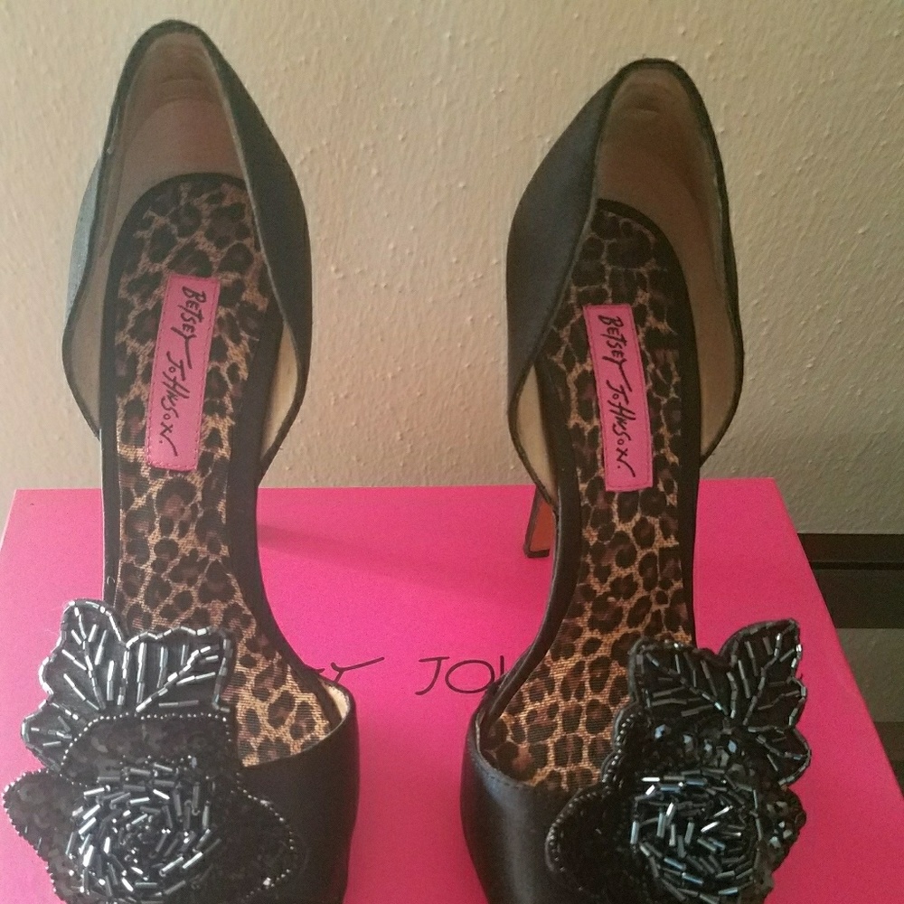 Sz7 Betsy Johnson Iris Black Satin