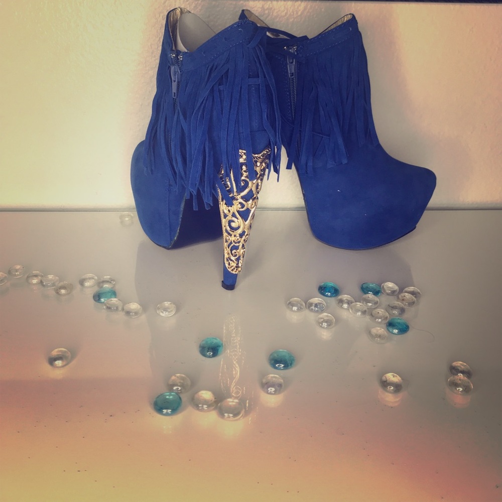 Blue platform pump