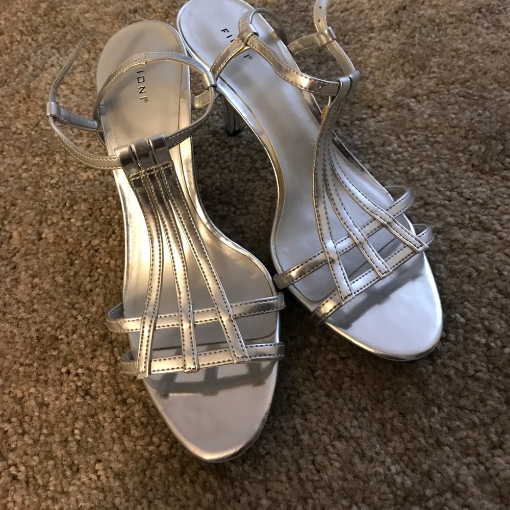 Silver heel