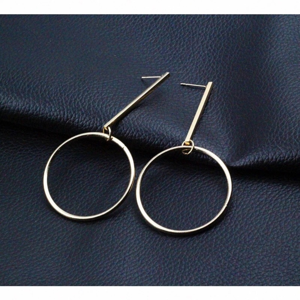 ☀️ Gorgeous Gold Tone Drop Down Hoops