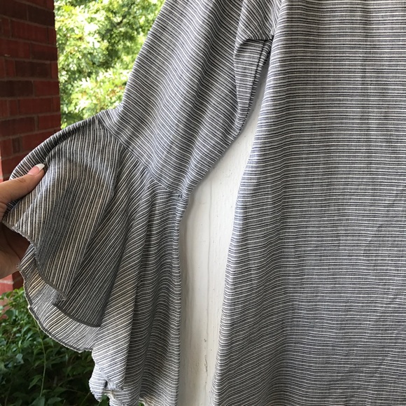 NWOT Striped Blouse w Waterfall Sleeves - Picture 3 of 3
