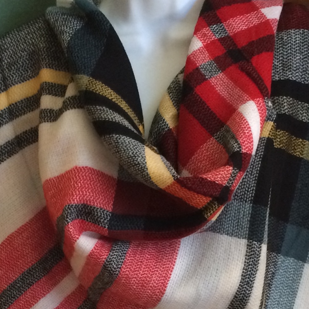 🍃💕NWT Ivory Multi Plaid Blanket Scarf - Picture 1 of 5
