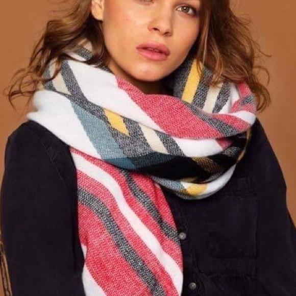 🍃💕NWT Ivory Multi Plaid Blanket Scarf - Picture 4 of 5