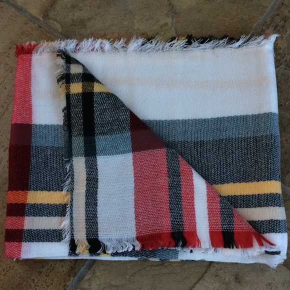 🍃💕NWT Ivory Multi Plaid Blanket Scarf - Picture 3 of 5