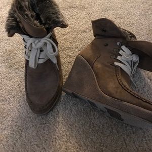 Suede fur wedge shoe
