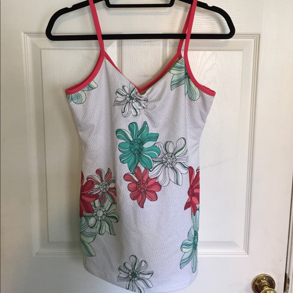 Lululemon workout tank