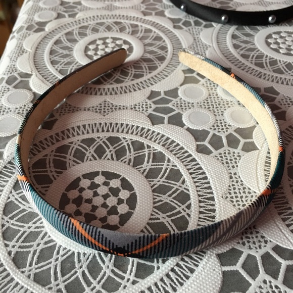 2 Hair bands - Picture 2 of 4