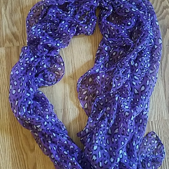 Scarf - Picture 2 of 4
